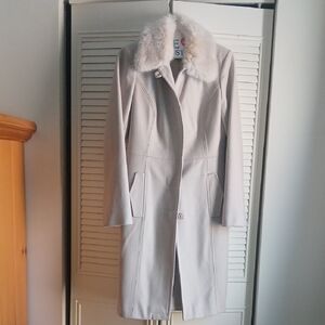 French Light Gray 75% Wool Coat with Faux Fur Collar